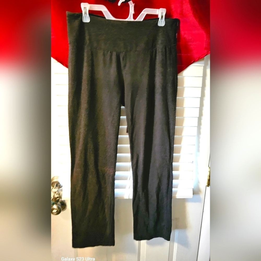 SLENDER SHAPES By TEEZHER Black Knit Capris - Wide Size XL